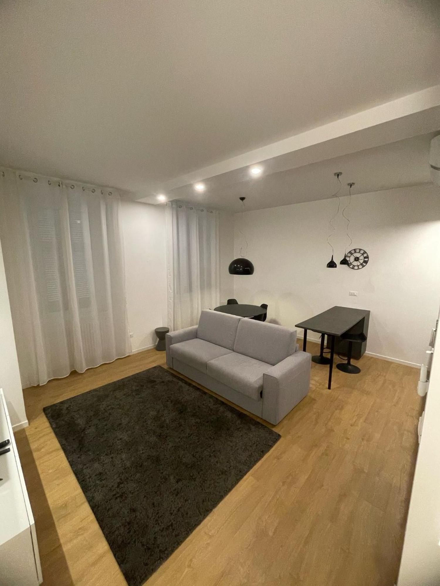 Trieste Centrale Luxury Apartament In Stile Moderno Exterior photo